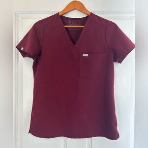 FIGS WOMENS SCRUB TOP SMALL - BURGUNDY